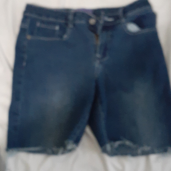 Girls shorts - Picture 1 of 3